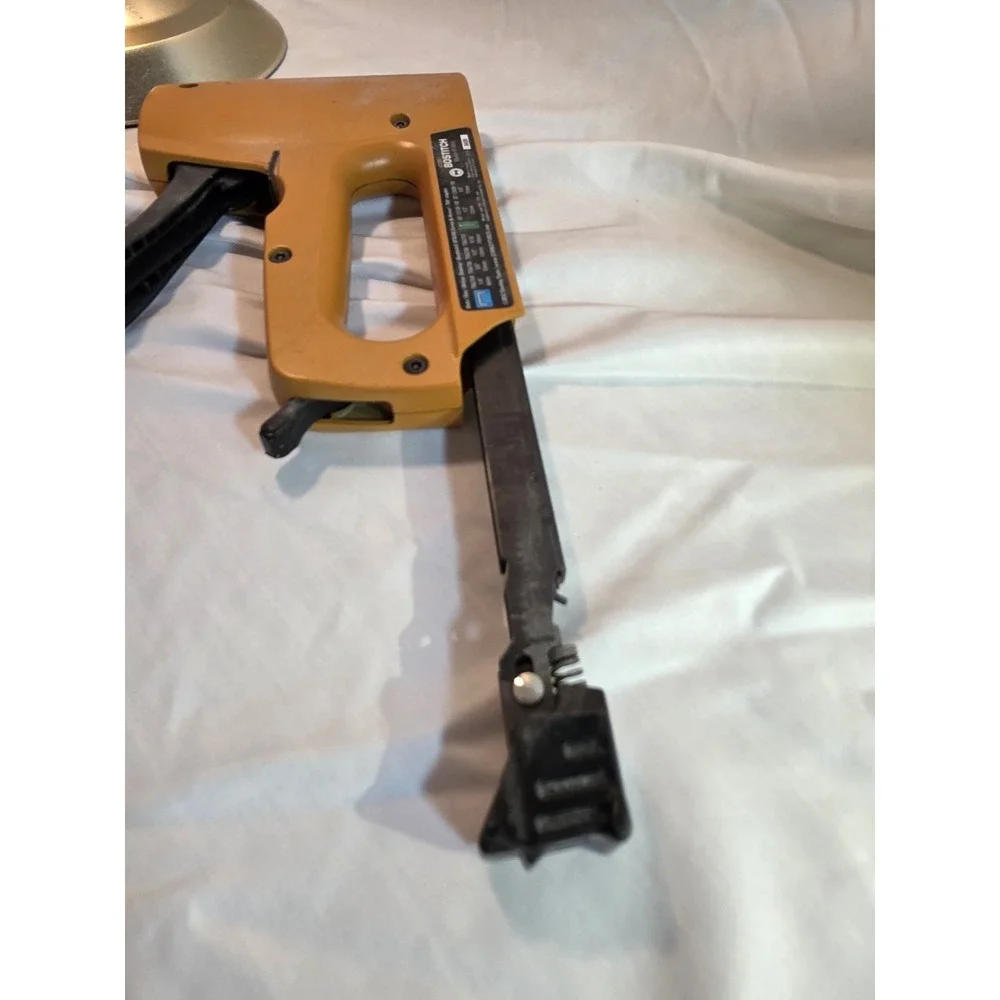 Bostitch 2-in-1 Brad Nailers & Staple Gun -Heavy Duty & Universal Fit- #BT160HL